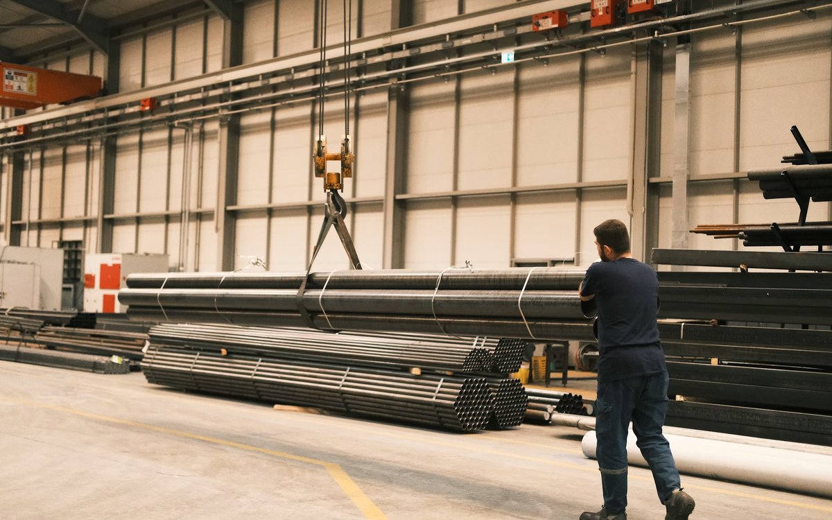 When to hire scaffold, and when to buy it